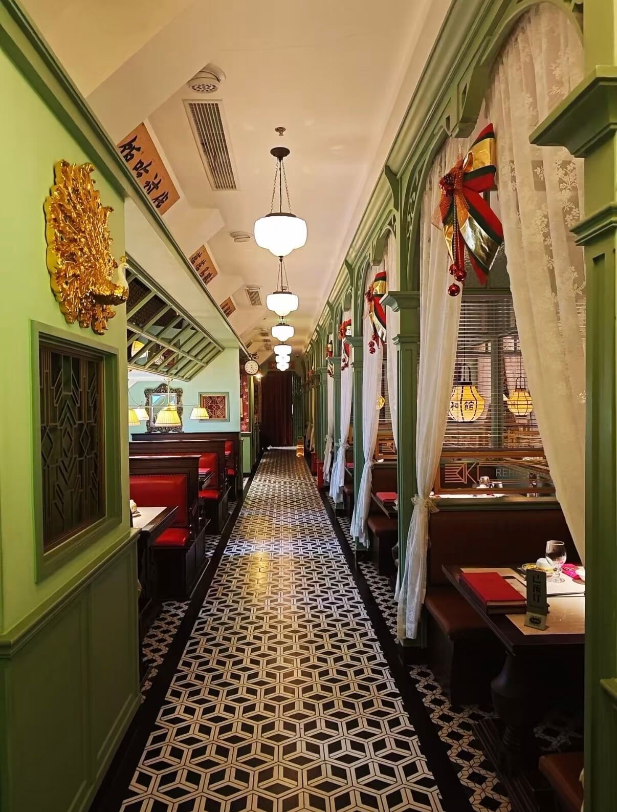 Republican Era Decor